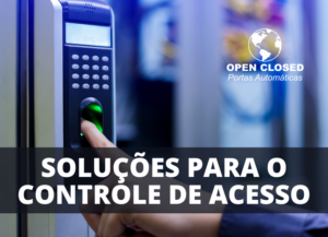 Leitor biométrico para controle de acesso em portas automáticas, destacando segurança e tecnologia.