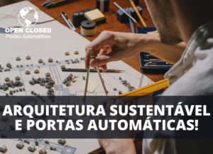 Arquiteto trabalhando em maquete com foco em planejamento urbano sustentável.